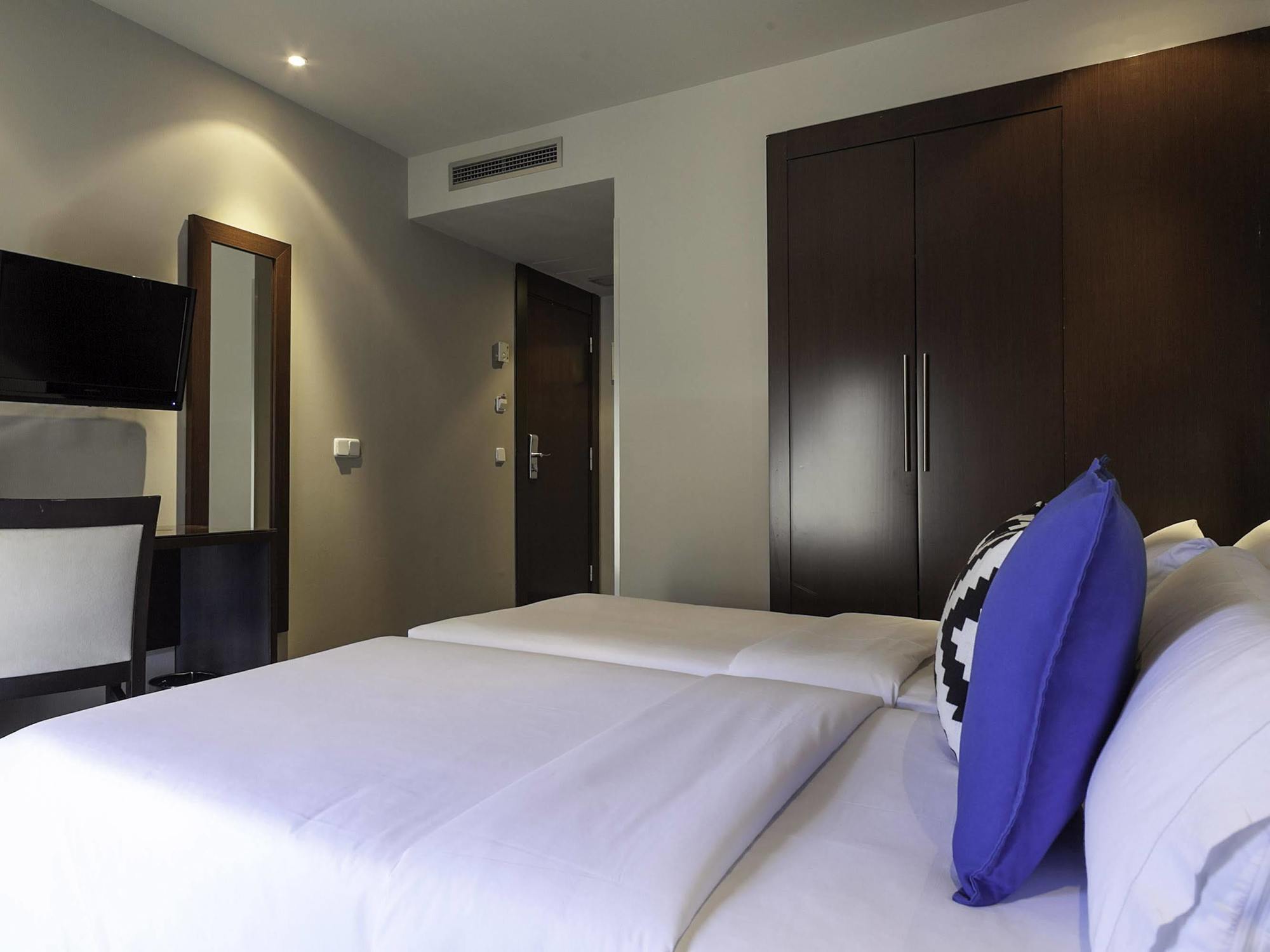 Acta Bcn 40 Hotel Barcelona Ngoại thất bức ảnh